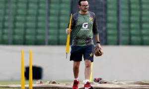 হেসনের চোখে ‘বাজে উইকেট’, পারভেজ বললেন, ‘না তো!’