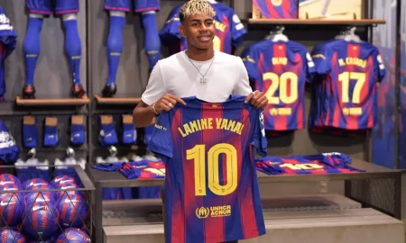 ইয়ামালের ১০ নম্বর জার্সি: ২৪ ঘণ্টায় ১ কোটির বিক্রি, ইতিহাস গড়ল বার্সেলোনা!